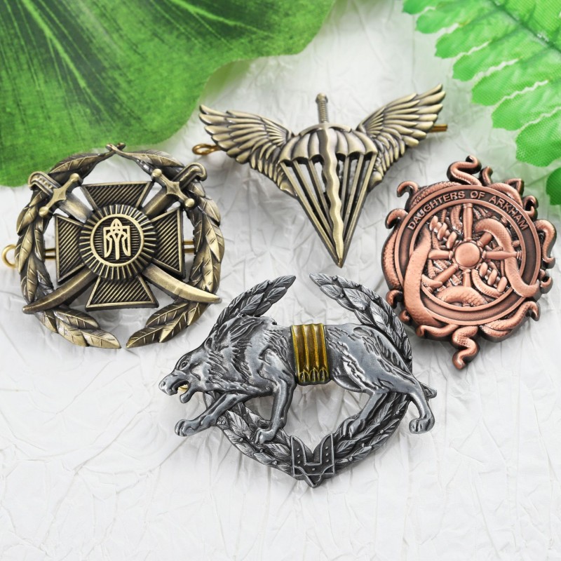 Pin Lapel Enamel Berbentuk Tidak Sekata Tersuai