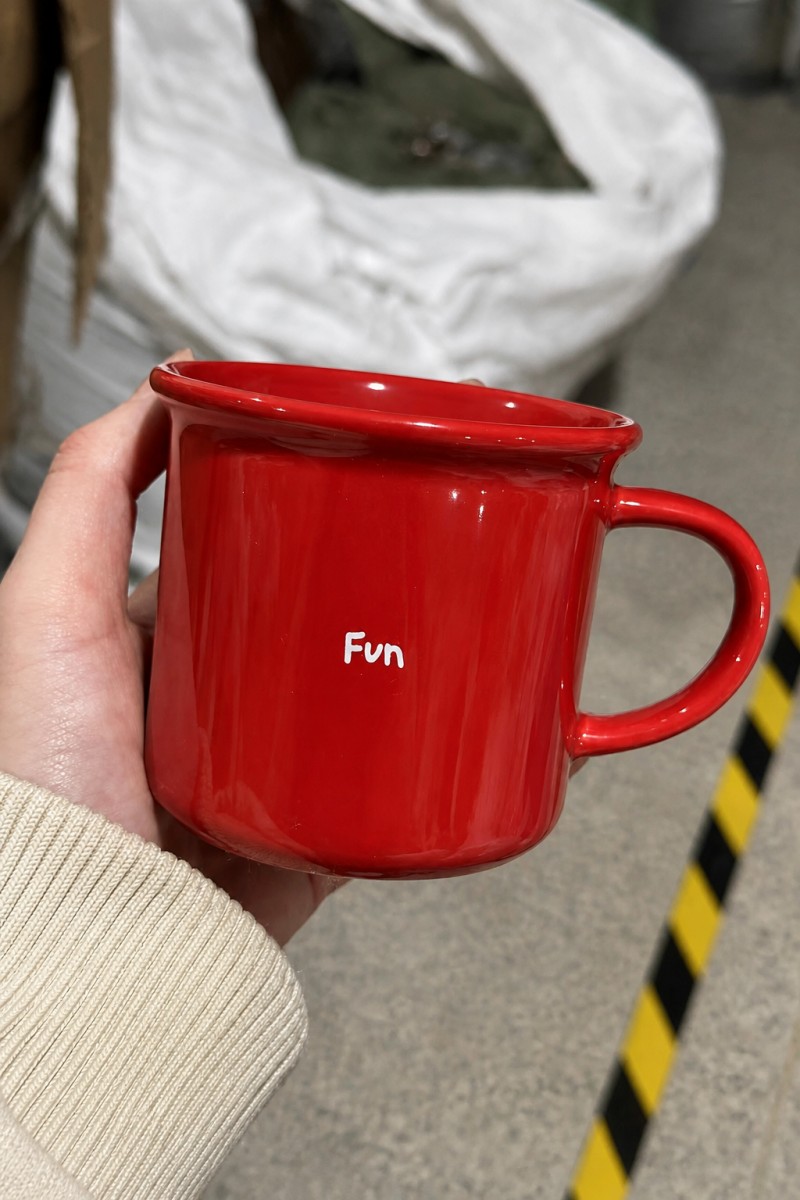 Cawan Kopi Seramik Gaya Enamel Merah yang menyeronokkan